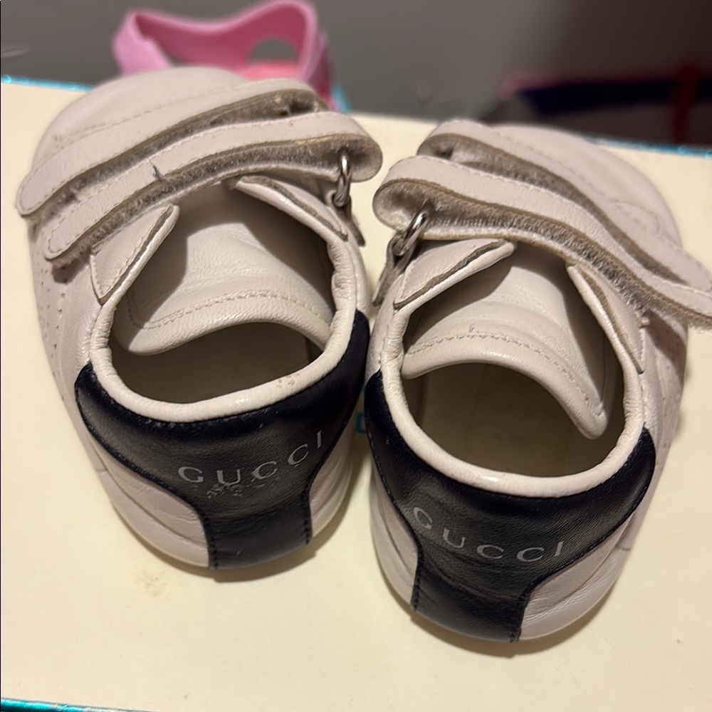 Gucci White and Black Baby Walker Shoes with Adjustable Straps